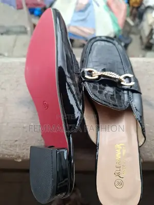 Ladies Leather Halfshoe