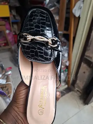 Ladies Leather Halfshoe