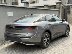 New Toyota Crown Limited AWD 2024 Gray
