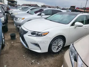 Lexus ES 350 FWD 2014 White