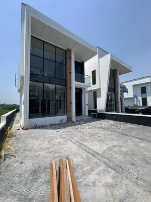 5bdrm Duplex in Ikota for sale
