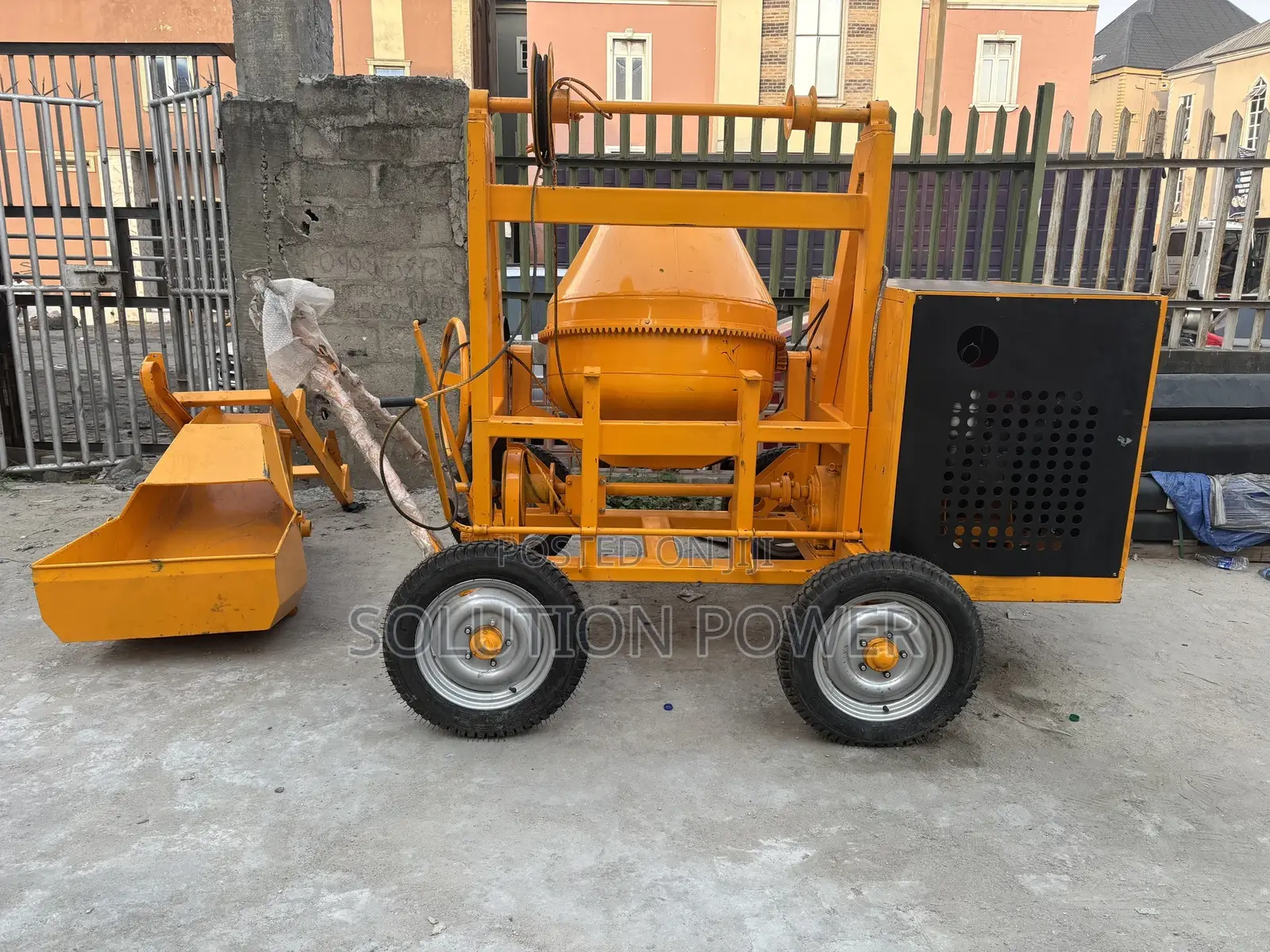 600l Mixer With Hoist