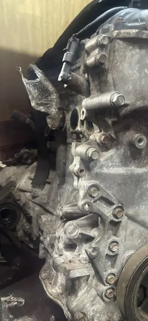 Hyundai Elantra 012 Engine