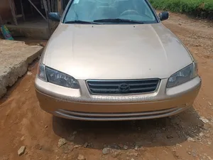 Toyota Camry 2002 Gold
