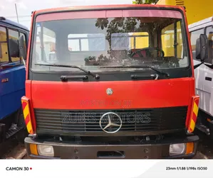 Mercedes 814 Red Color