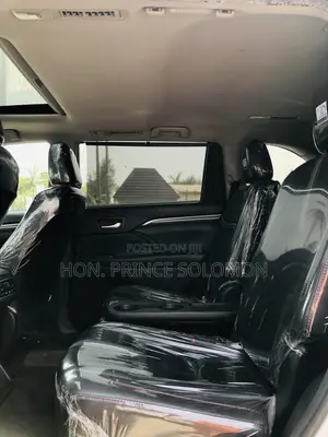 Toyota Highlander SE 2019 Off white