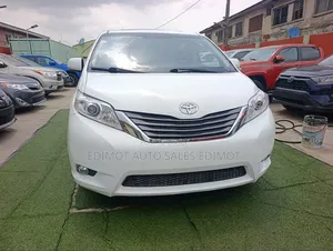 Toyota Sienna XLE 7 Passenger Mobility 2012 White