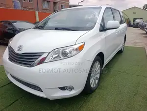 Toyota Sienna XLE 7 Passenger Mobility 2012 White