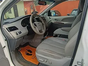 Toyota Sienna XLE 7 Passenger Mobility 2012 White