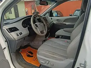 Toyota Sienna XLE 7 Passenger Mobility 2012 White