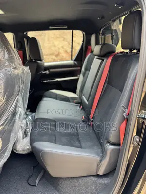 New Toyota Hilux 2025 Black