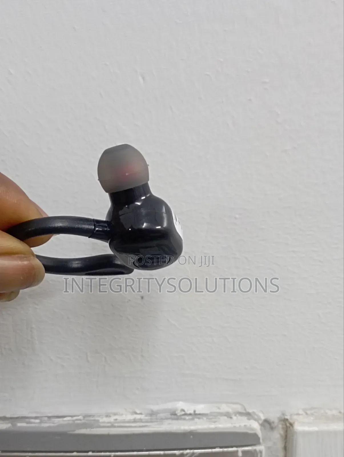 Single Wireless Bluetooth Headset Earpiece