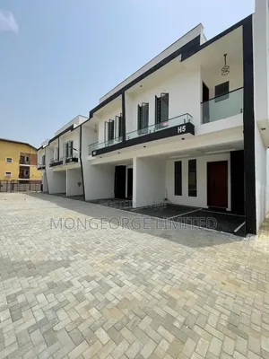 5bdrm Townhouse/Terrace in Ikota for sale