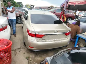Lexus ES 350 FWD 2016 Gold