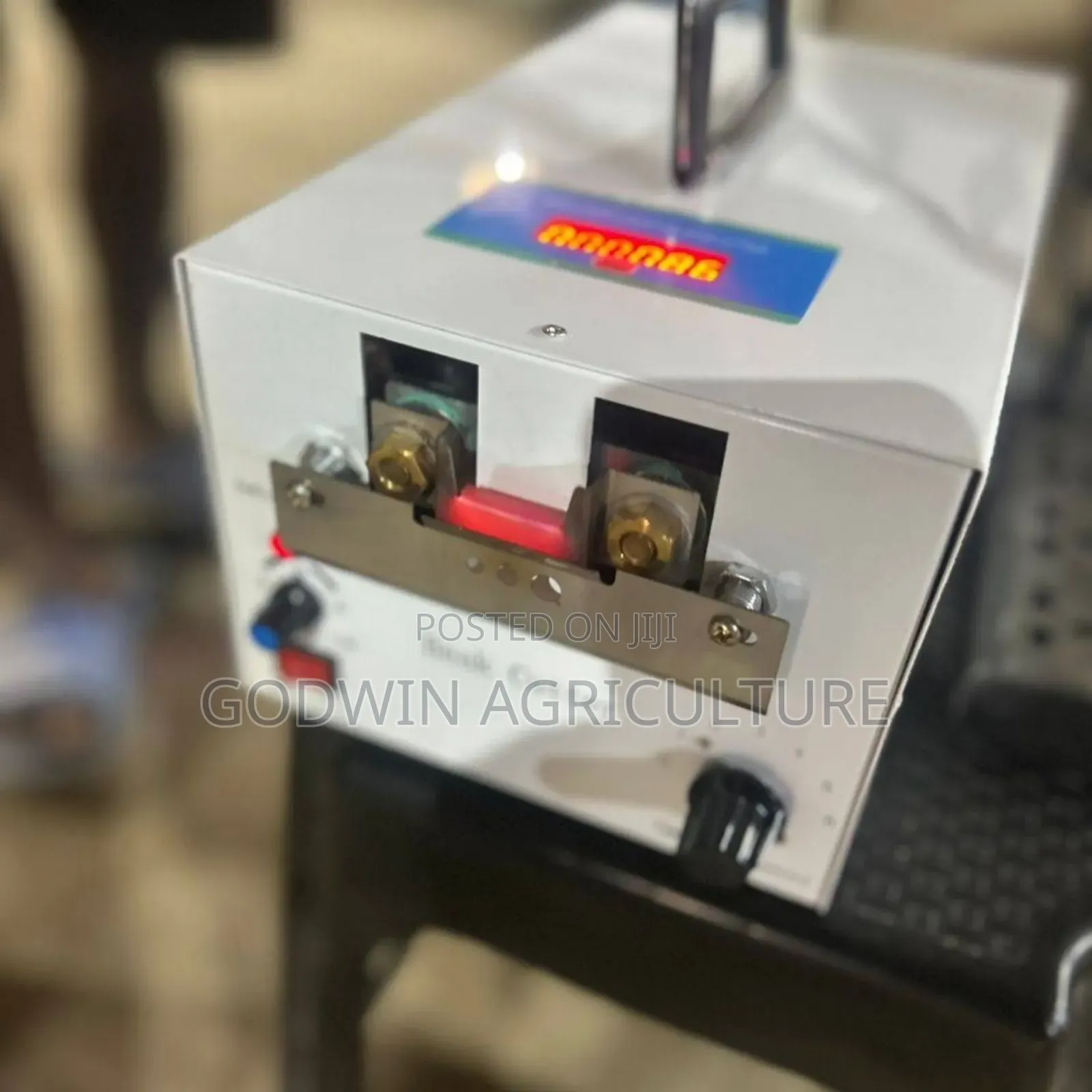 Automatic Debeaker Machine
