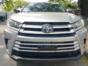 Toyota Highlander XLE 2019 Silver