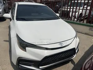 Toyota Corolla SE 2021 White