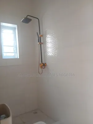 Furnished 4bdrm Bungalow in Aswonder Estate, Lakowe for rent