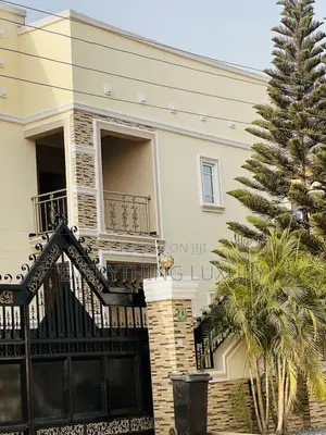 4bdrm Duplex in Scc Ushafa for rent