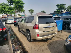 Lexus GX 460 Premium 2013 Gold