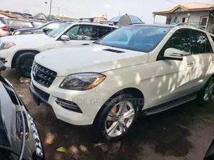 Mercedes-Benz M Class ML350 4MATIC 4dr SUV AWD (3.5L 6cyl 7A) 2014
