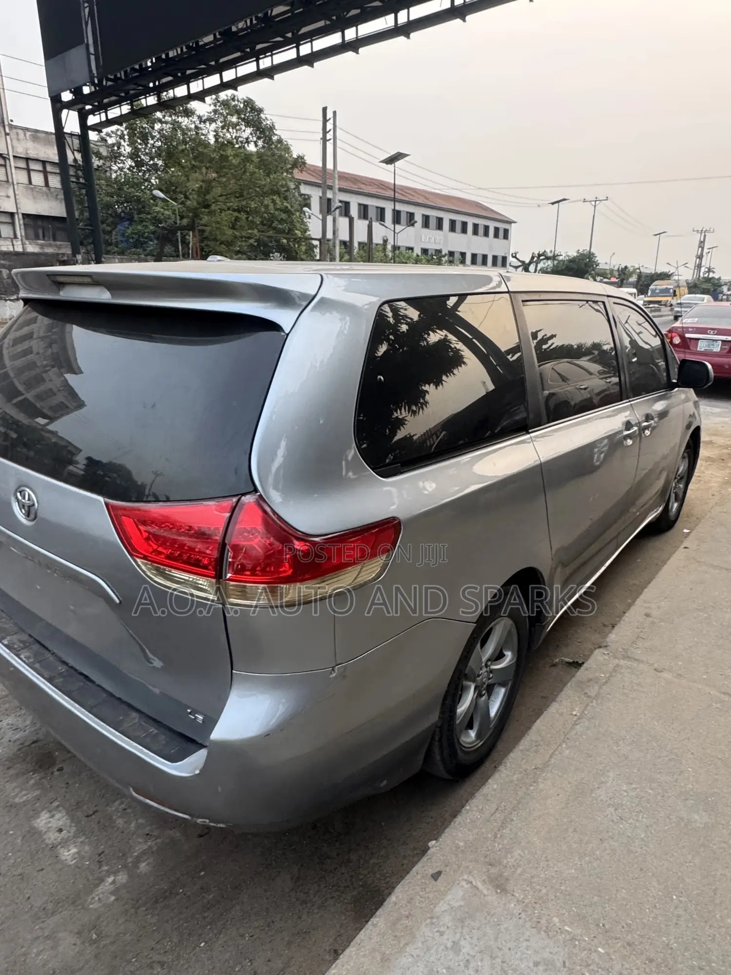 Toyota Sienna 2011 Silver