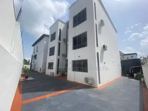 4bdrm Townhouse / Terrace in Banana Island for rent