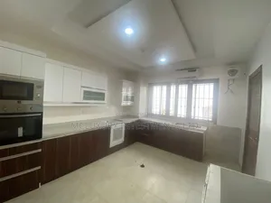 4bdrm Townhouse / Terrace in Banana Island for rent