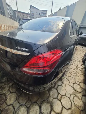 Mercedes-Benz C300 2016 Black