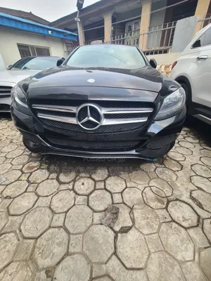 Mercedes-Benz C300 2016 Black