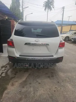 Toyota Highlander 3.5L 4WD 2013 White