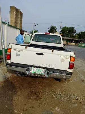 Toyota Tacoma 2004 White