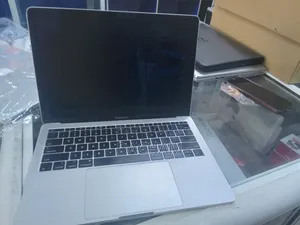 Laptop Apple MacBook Pro 2017 8GB Intel Core i5 SSD 256GB
