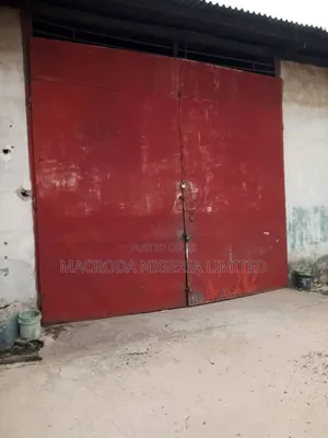 A Bay Warehouse for Lease Per SQM
