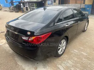 Hyundai Sonata Limited 2.0T Sedan (2.0L 4cyl 6A) 2013 Black