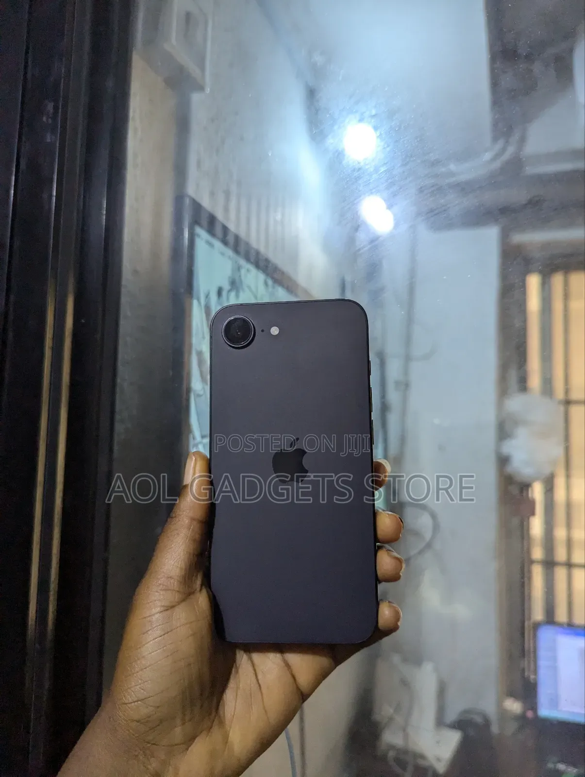 Apple iPhone 16e 128 GB Black