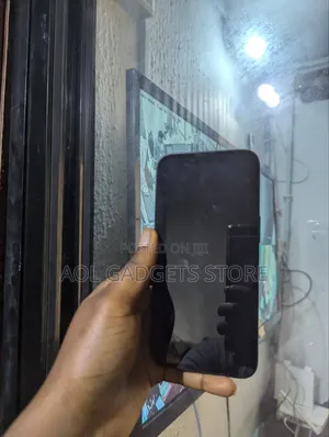 Apple iPhone 16e 128 GB Black