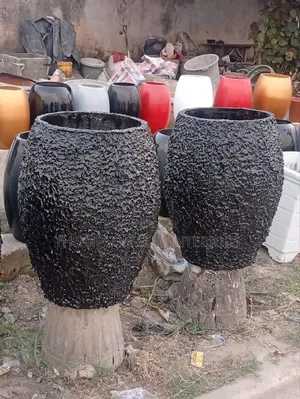 Marianne Rough Body Flower Pot