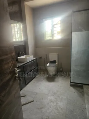 4bdrm Townhouse / Terrace in Main Wuye for rent