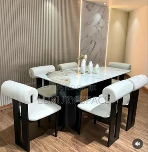 Latest Luxury Design 6 Seater Dining Set