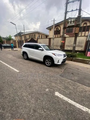 Toyota Highlander XLE V6 4x2 (3.5L 6cyl 6A) 2016 White