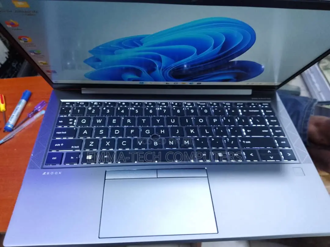 Laptop HP ZBook Firefly G8 16GB Intel Core i7 SSD 256GB
