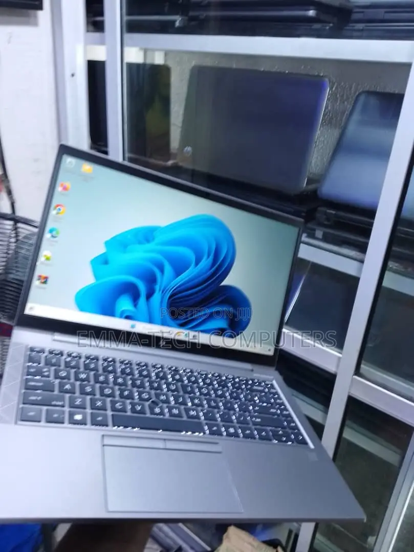Laptop HP ZBook Firefly G8 16GB Intel Core i7 SSD 256GB