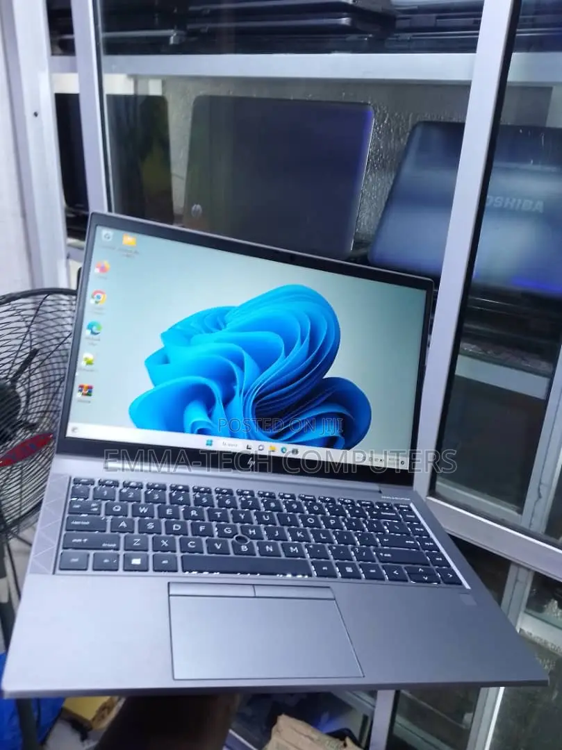 Laptop HP ZBook Firefly G8 16GB Intel Core i7 SSD 256GB
