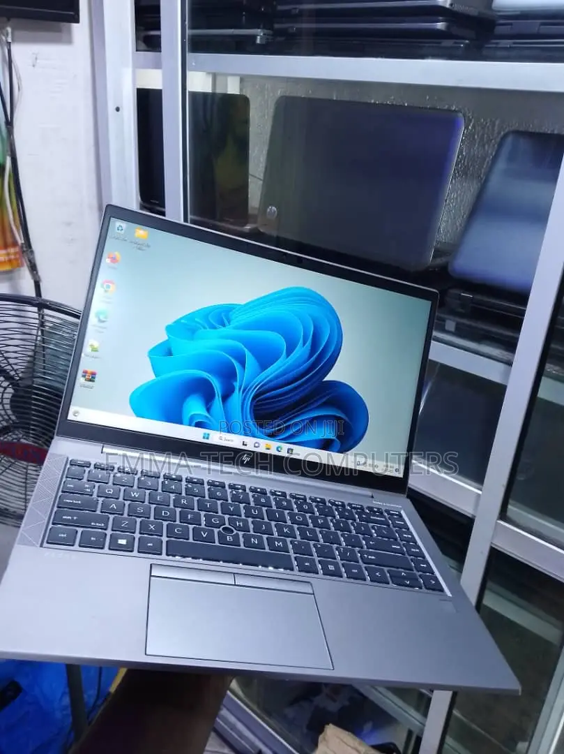 Laptop HP ZBook Firefly G8 16GB Intel Core i7 SSD 256GB