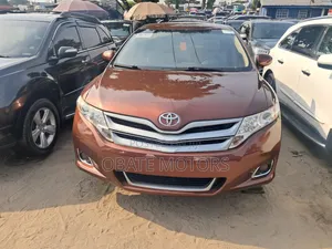 Toyota Venza Limited 2010 Gold