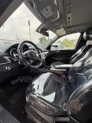 Toyota Highlander SE 4x4 V6 (3.5L 6cyl 8A) 2017 Black
