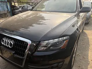 Audi Q5 2010 Black
