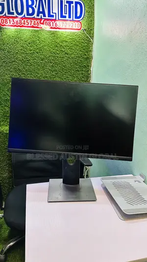 22 Inches Frameless Dell Ips Monitor
