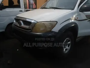 Toyota Hilux 2011 White